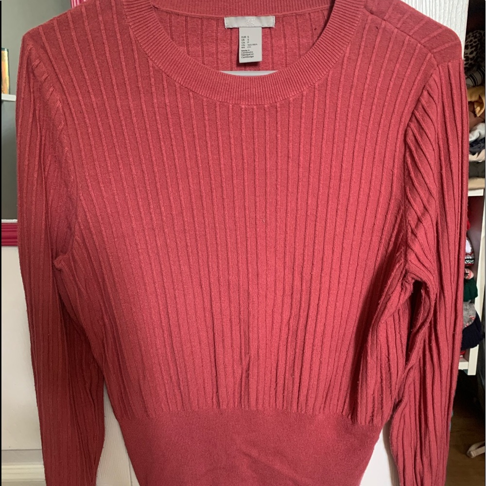 H&M maroon sweater